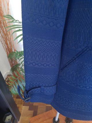 Abrigo Stradivarius azul botones