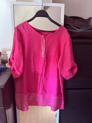 Blusa fucsia con lentejuelas Talla XL