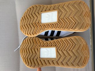 Zapatillas Adidas niño blancas y negras