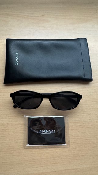 Gafas de sol Mango negras