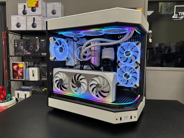 PC Gaming Blanco con RGB