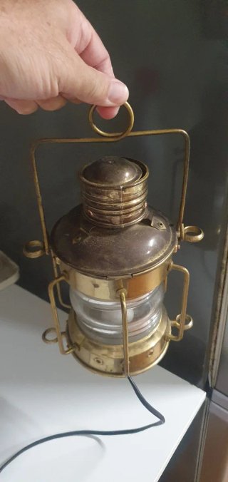 Farol Náutico Eléctrico Negro y Dorado