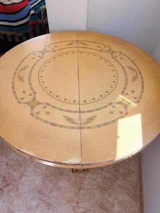 Mesa de comedor extensible dorada