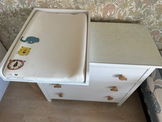 Cómoda Hemmes Ikea Blanca + cambiador