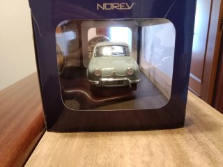Renault Dauphine 1/18 Norev