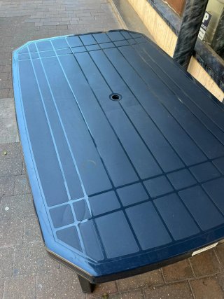 Mesa de exterior de plástico