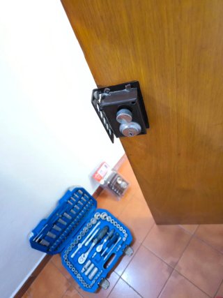 Cerradura de seguridad marrón