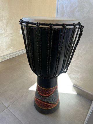 Djembé africano grande de madera