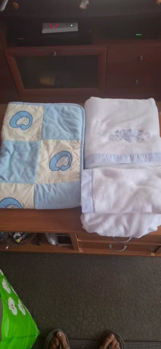Manta y sábanas cuna