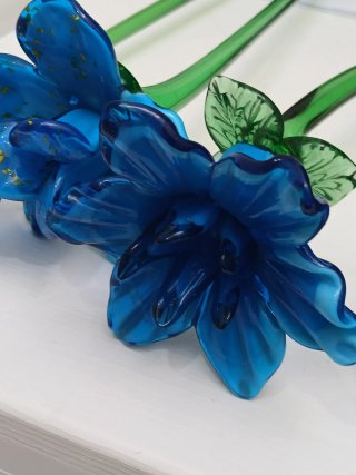 Fiori in vetro di Murano blu