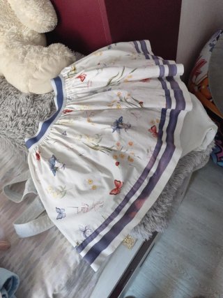 Falda niña flores y mariposas