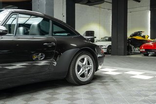 Porsche 911 CARRERA