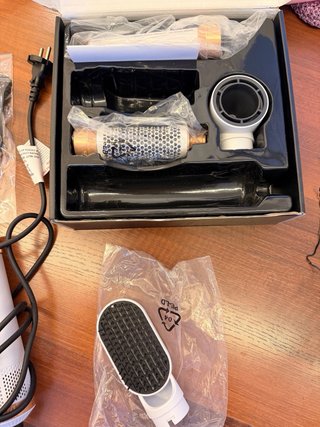 Secador de pelo marca Cecotec. 5 en 1