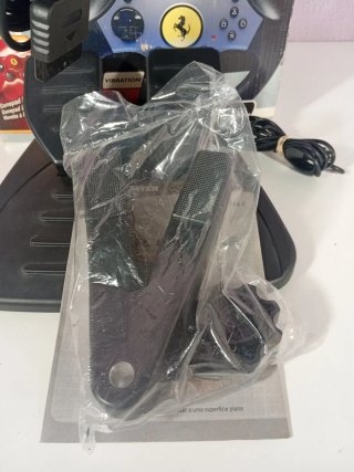 Volante Thrustmaster Ferrari Challenge PS2