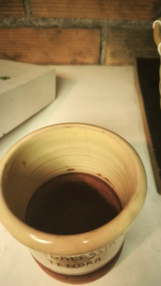 Bote de regaliz palodú
