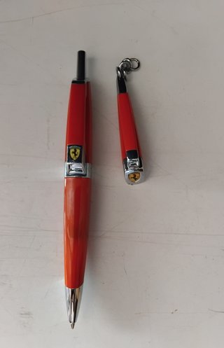 Bolígrafo y Llavero Ferrari Rojo