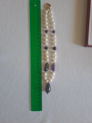 Collar de perlas y amatistas