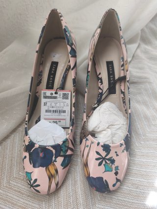 Zapatos tacón bajo Zara estampado floral talla 37