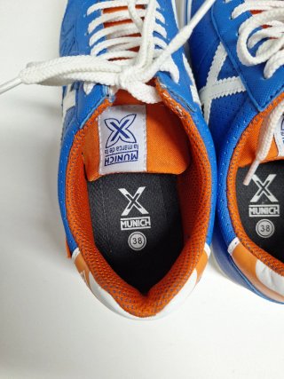 Sneakers sportive blu e arancioni