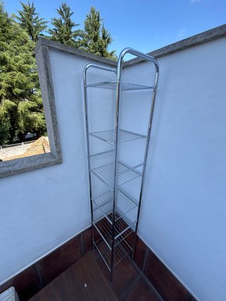 Scaffale metallico per bagno