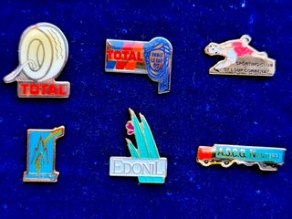 Lote de 20 pins coleccionables variados