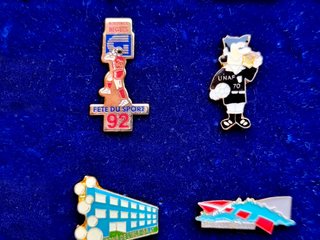 Lote de 20 pins coleccionables variados