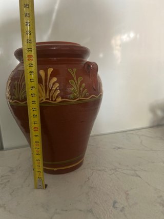 Tarro de cerámica con tapa y asas pintaro a mano