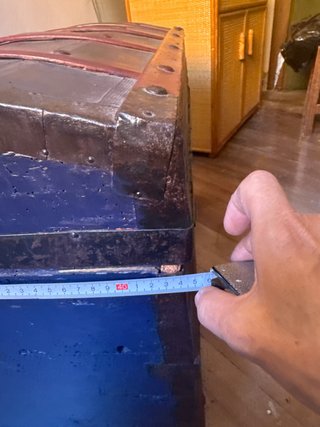 Baúl antiguo madera y metal