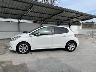 Peugeot 208 2014
