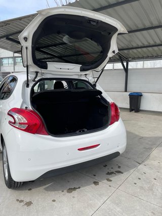 Peugeot 208 2014