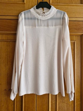 Blusa romántica Intimissimi NUEVA - talla S