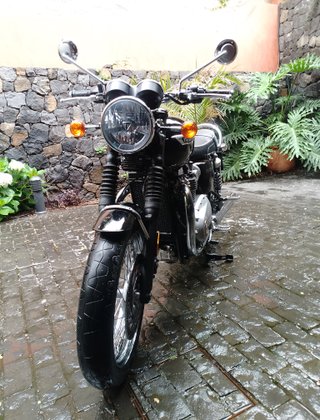 Moto Clásica Negra