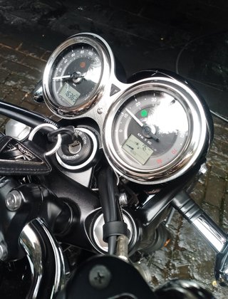 Moto Clásica Negra