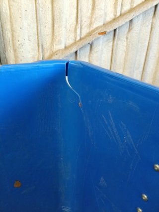 Contenedor de basura grande con ruedas