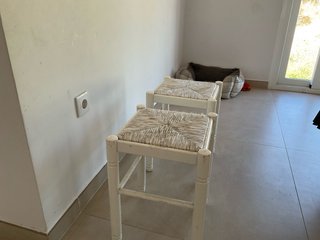Taburetes de madera y mimbre (2 unidades)