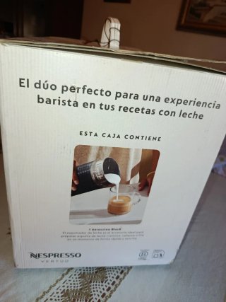 Cafetera Nespresso Vertuo Pop Negra.DELONGHI.NUEVA