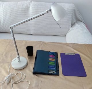 LÁMPARA ESCRITORIO IKEA BOMBILLA INCLUIDA PERFECTO