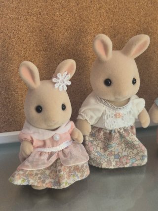 Famiglie Sylvanian conigli latte