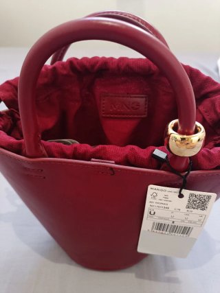 Bolso Mango NUEVO de mano y bandolera rojo mate.
