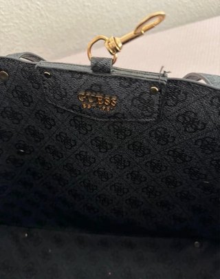 Bolso Guess Negro Estampado