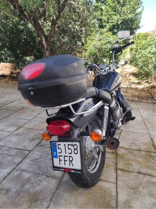 Suzuki Marauder 125cc Cruiser Negra