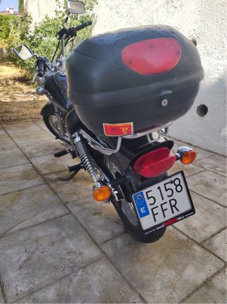 Suzuki Marauder 125cc Cruiser Negra