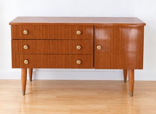 Mueble auxiliar.Estilo Mid Century año 66 original