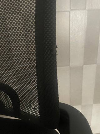 Silla de oficina negra y plateada