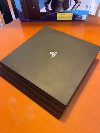 PS4 Pro 1TB Negra + 3 Juegos