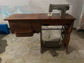Mesa Máquina de Coser wertheim Antigua Madera