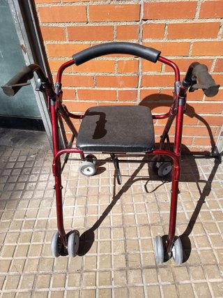 Andador modelo: AD160