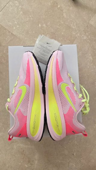 Nike Vomero 18 NBY Talla 43