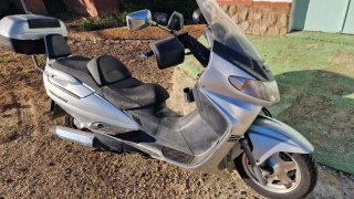 Suzuki Burgman 250 Maxi Scooter Plata