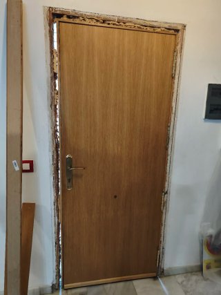 Puerta blindada madera